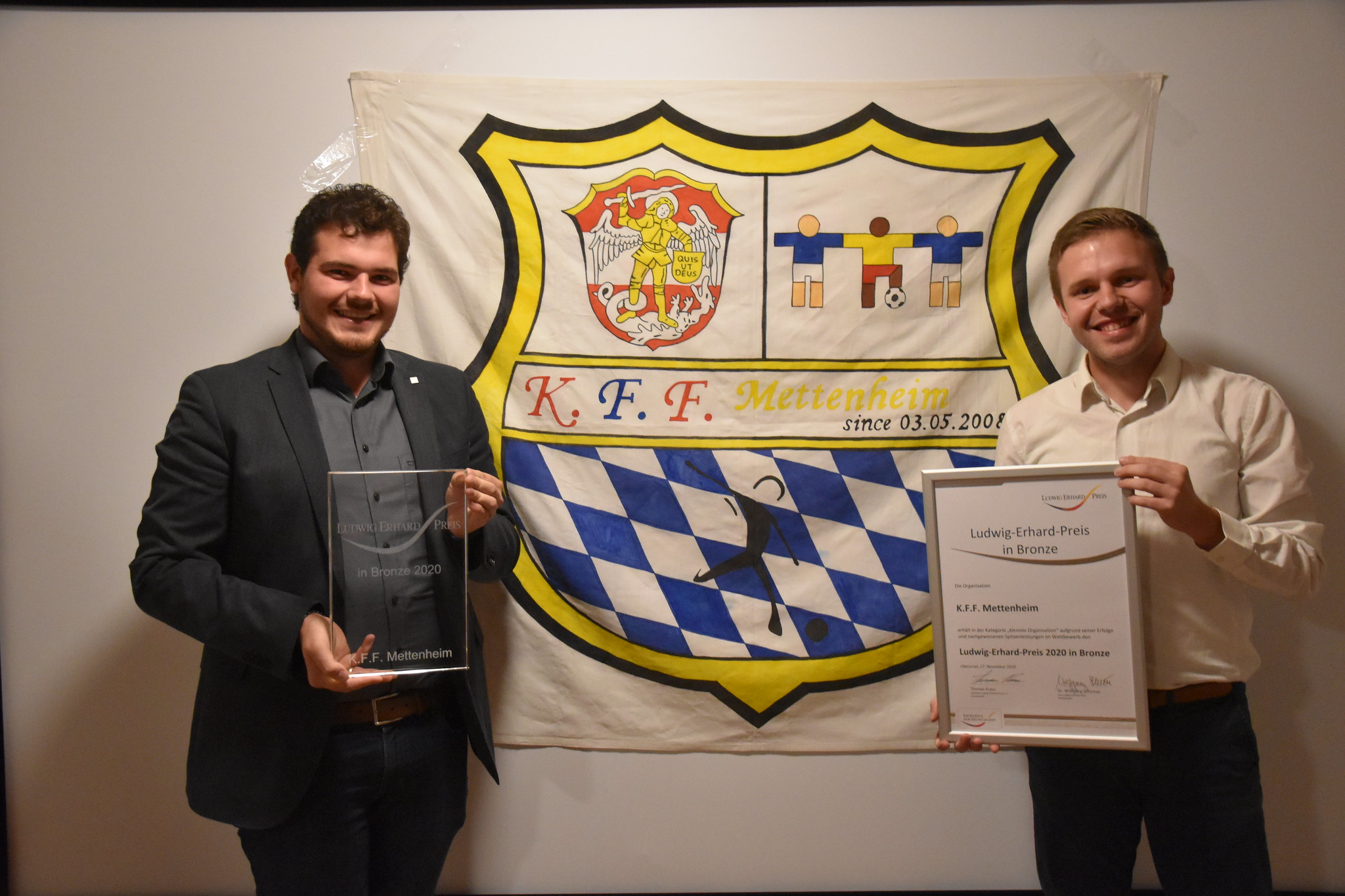 Ludwig-Erhard-Preis Bronze - Pokal und Urkunde